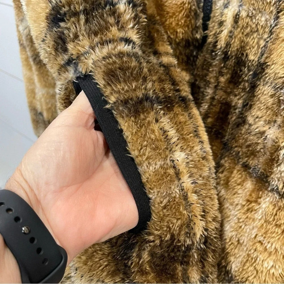 LuLaRoe Nancy Half Zip Teddy Bear Fleece Pullover Jacket Top Womens Size Large - Picture 4 of 7